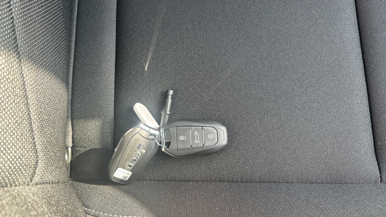 Jeep Avenger 1.2 Altitude 5dr Petrol Hatchback